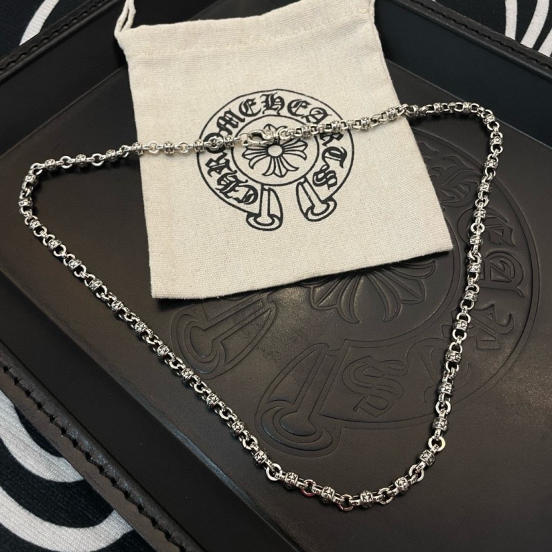 Ch*0me He**ts necklaces